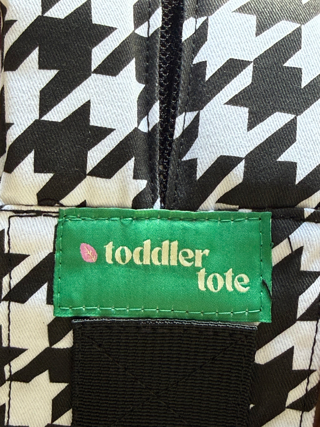 SECONDS Toddler Tote Carrier | Houndstooth & Black