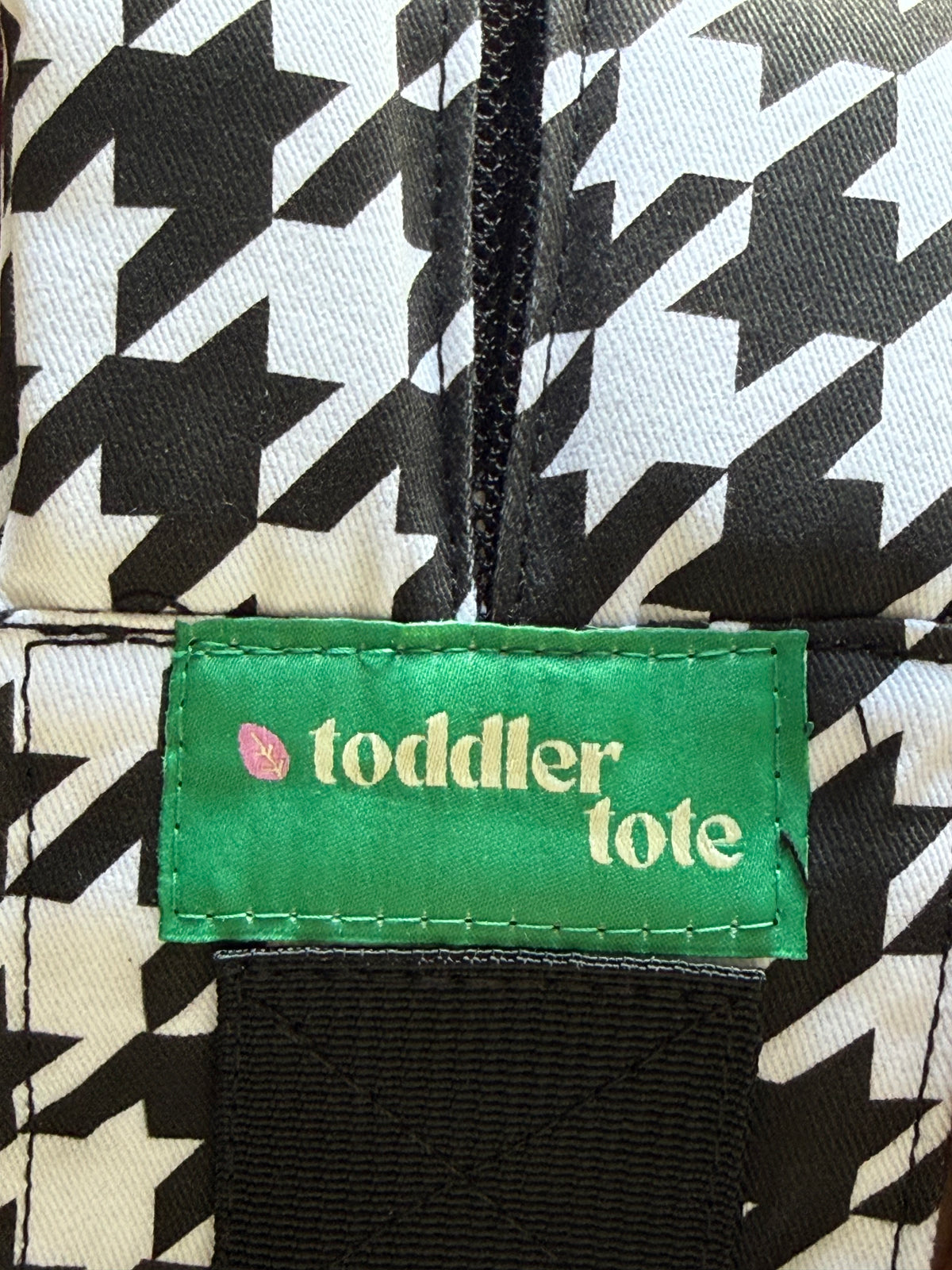 SECONDS Toddler Tote Carrier | Houndstooth & Black